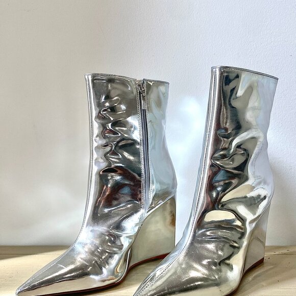 SCHUTZ Asya Wedge Silver Boots SIZE 9, Pre-owned Excellent Condition. 4.5" Heel - Picture 8 of 11